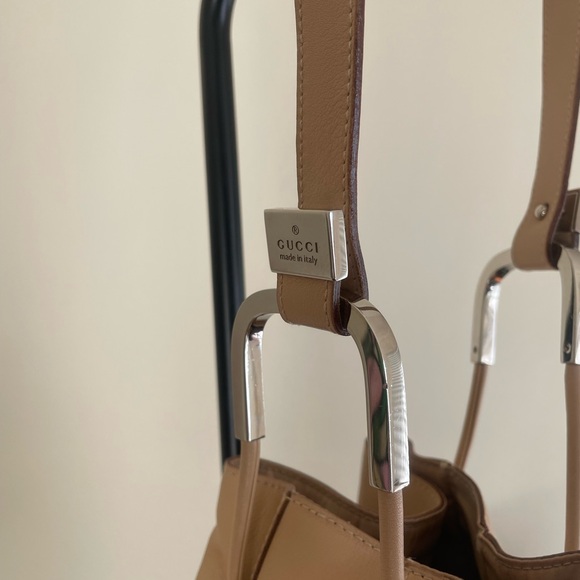 Gucci Beige Leather Shoulder Bag - Picture 8 of 16